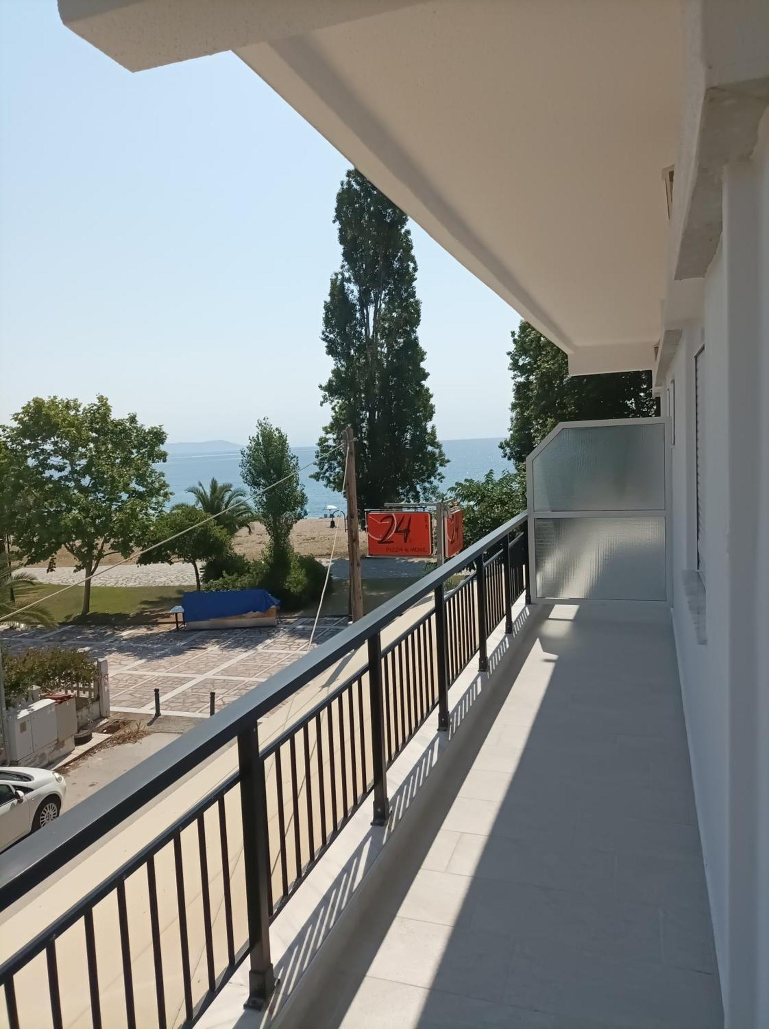 Kleanthis Blue Apartment เนอาวรัสนา ภายนอก รูปภาพ
