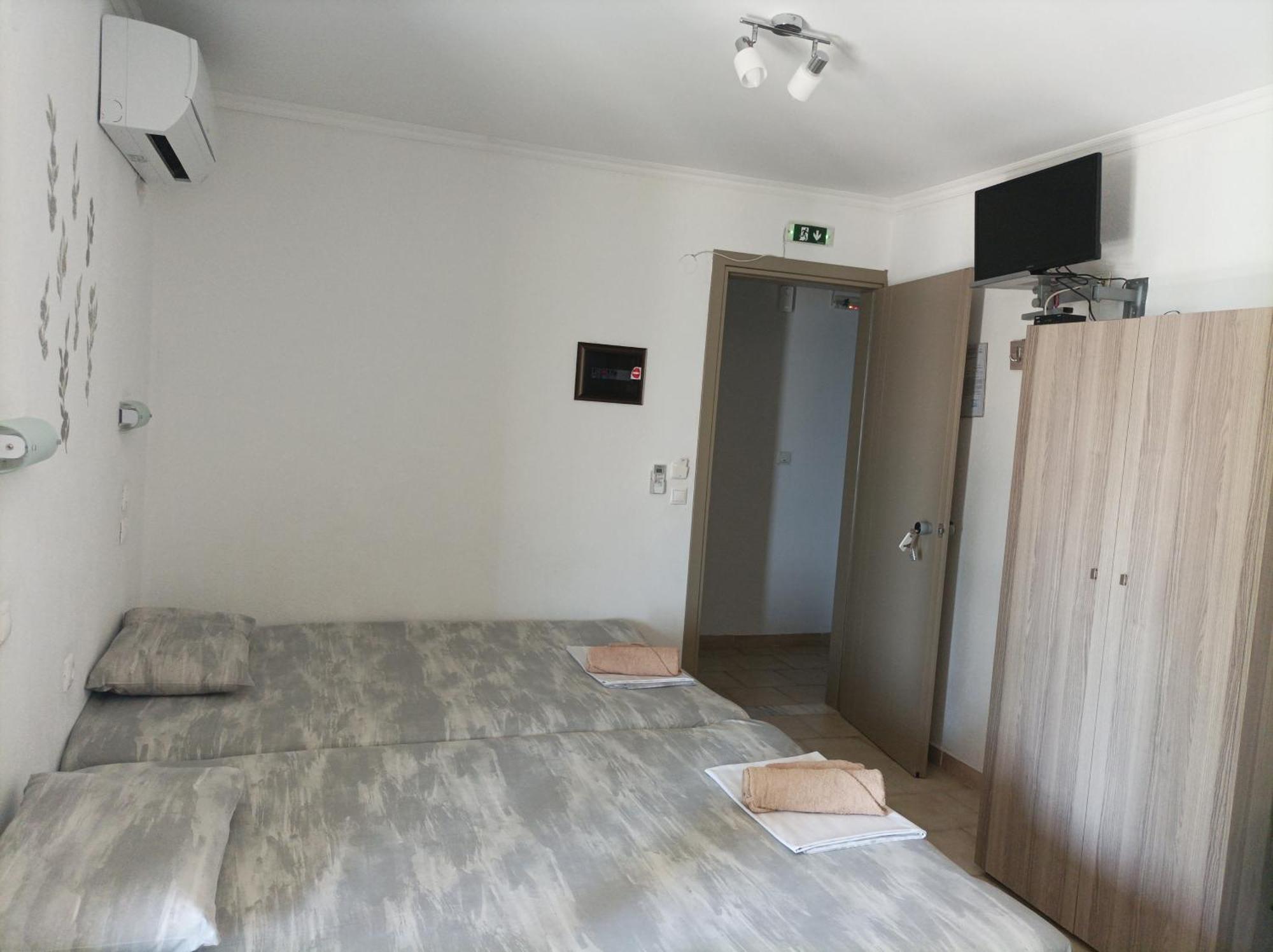 Kleanthis Blue Apartment เนอาวรัสนา ภายนอก รูปภาพ
