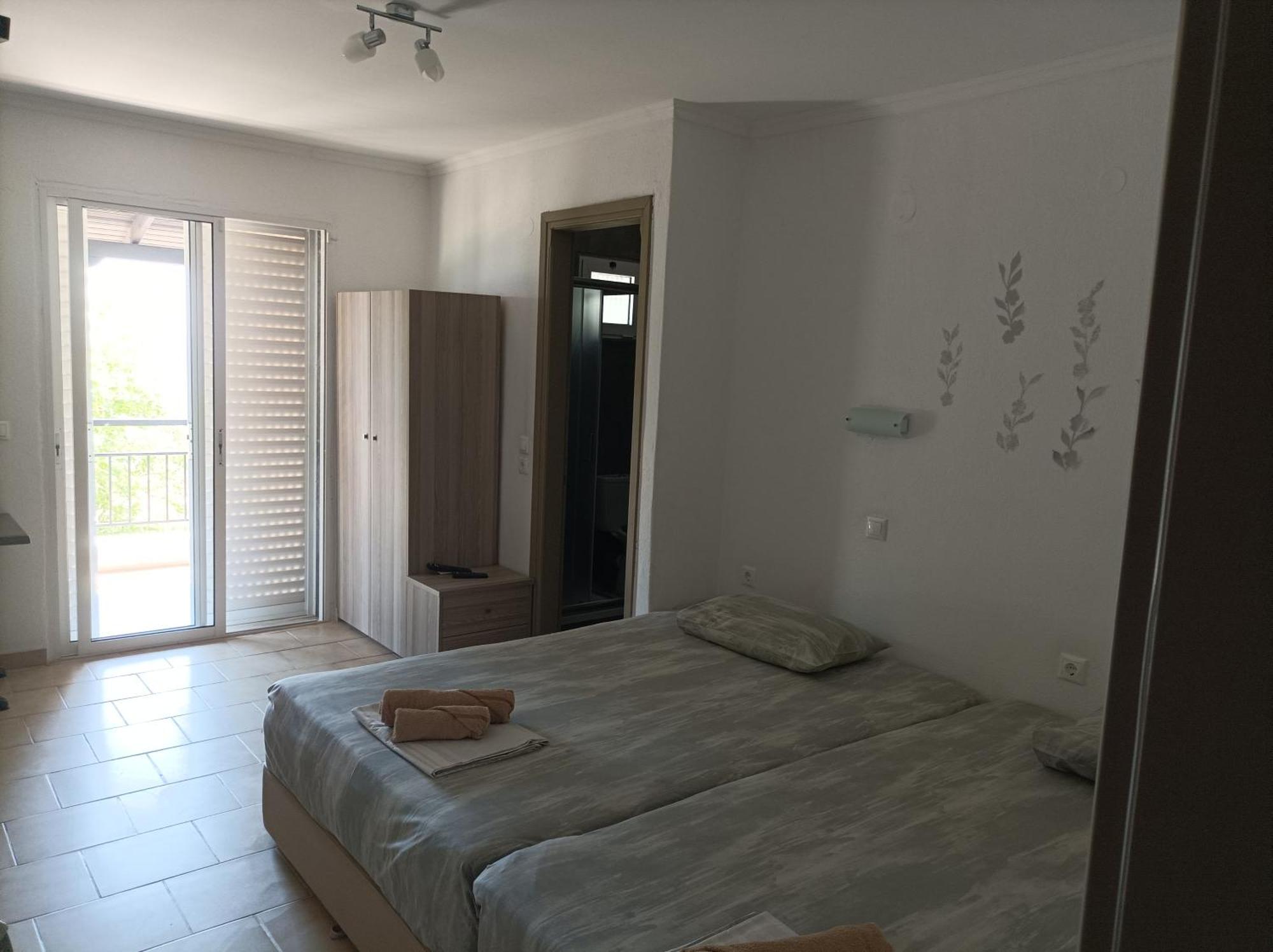 Kleanthis Blue Apartment เนอาวรัสนา ภายนอก รูปภาพ